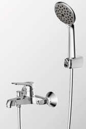 Смеситель для ванны и душа Bravat Eco с коротким изливом, шлангом 150 см и душевой лейкой, Хром (F6111147C-B)