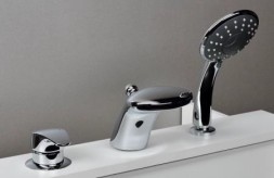 Смеситель на борт ванны Bravat Cobra на 3 отверстия, керамический картридж, хром (F5140197CP-1-RUS)